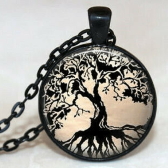 Jewelry - Black Tree of Life Nekcklace